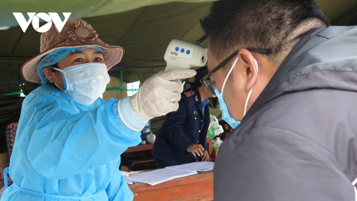110 foreign experts to be isolated for COVID-19 combat
